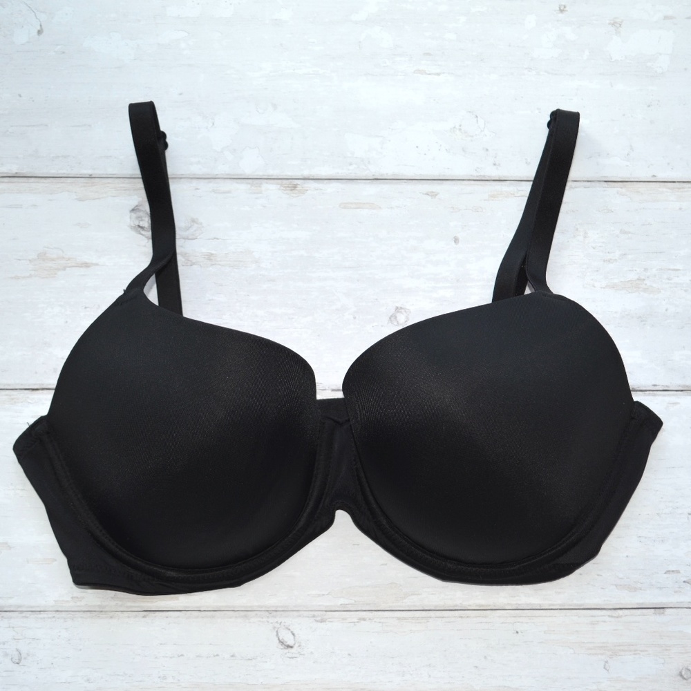 VS PINK TShirt Wear Everyday Bra NWOT